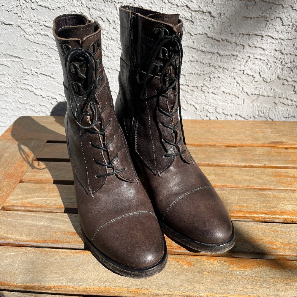 MOMA Boot